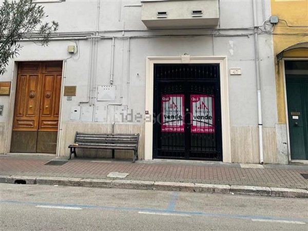 locale commerciale in vendita a Cassino