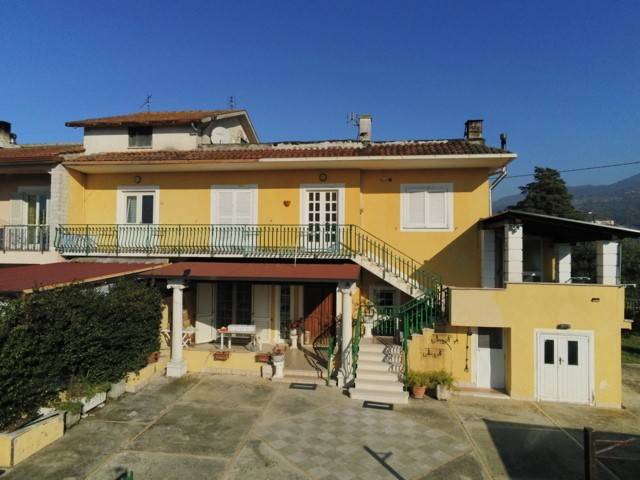 casa indipendente in vendita a Cassino