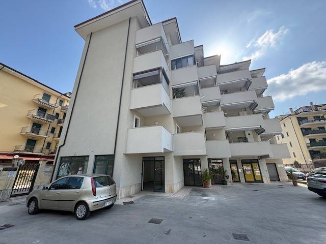 negozio in vendita a Cassino