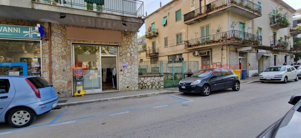negozio in vendita a Cassino