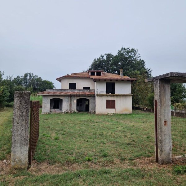 casa indipendente in vendita a Cassino