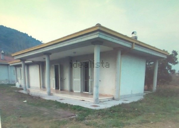 casa indipendente in vendita a Cassino