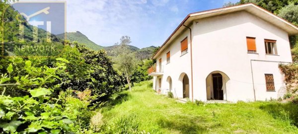 casa indipendente in vendita a Cassino in zona Montecassino