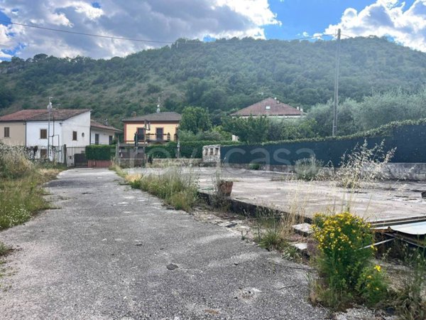negozio in vendita a Cassino in zona Caira