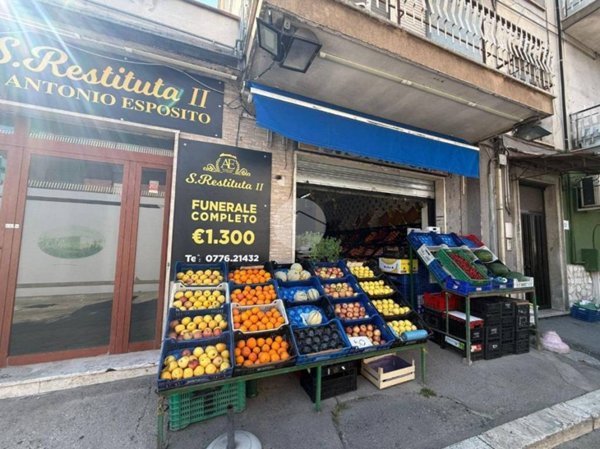 locale commerciale in vendita a Cassino