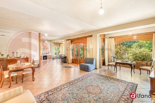 casa indipendente in vendita a Cassino