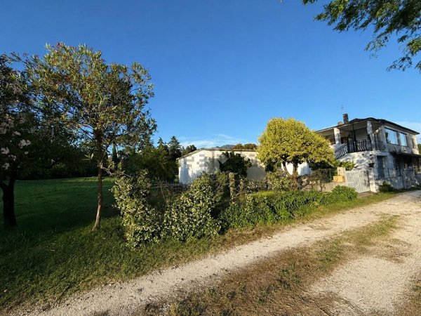 casa indipendente in vendita a Cassino in zona San Pasquale