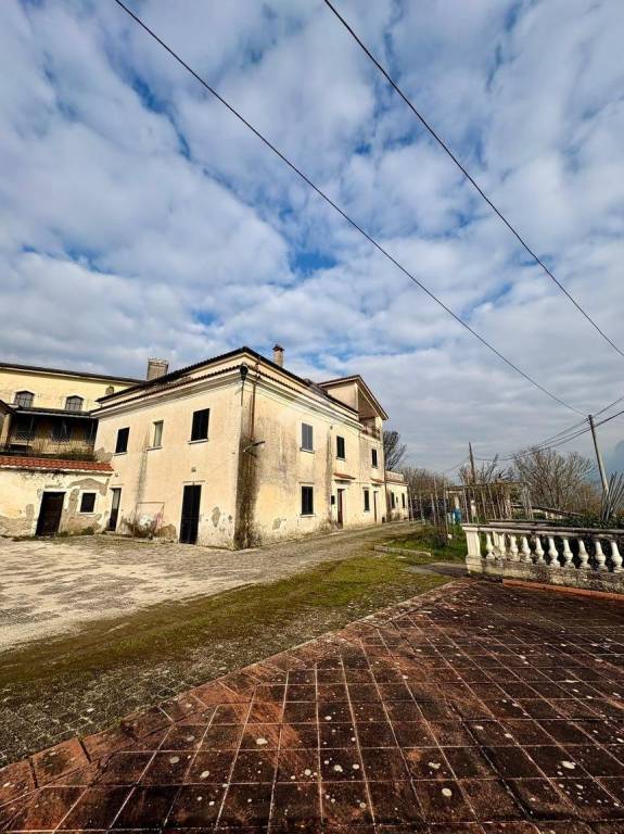 casa indipendente in vendita a Cassino in zona Sant'Angelo in Theodice