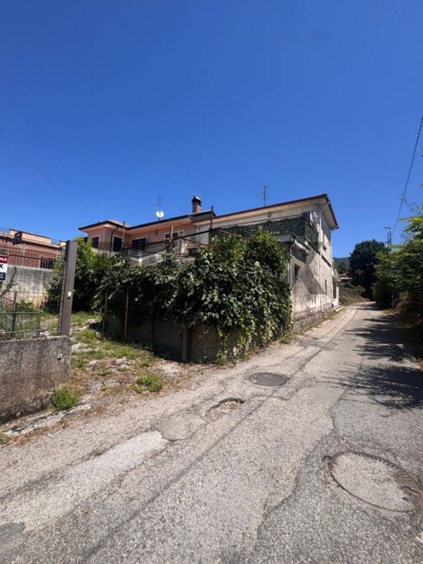 casa indipendente in vendita a Cassino in zona Sant'Antonino