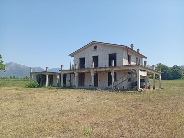 casa indipendente in vendita a Cassino