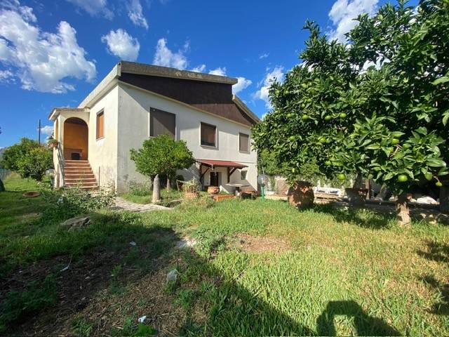 casa indipendente in vendita a Cassino