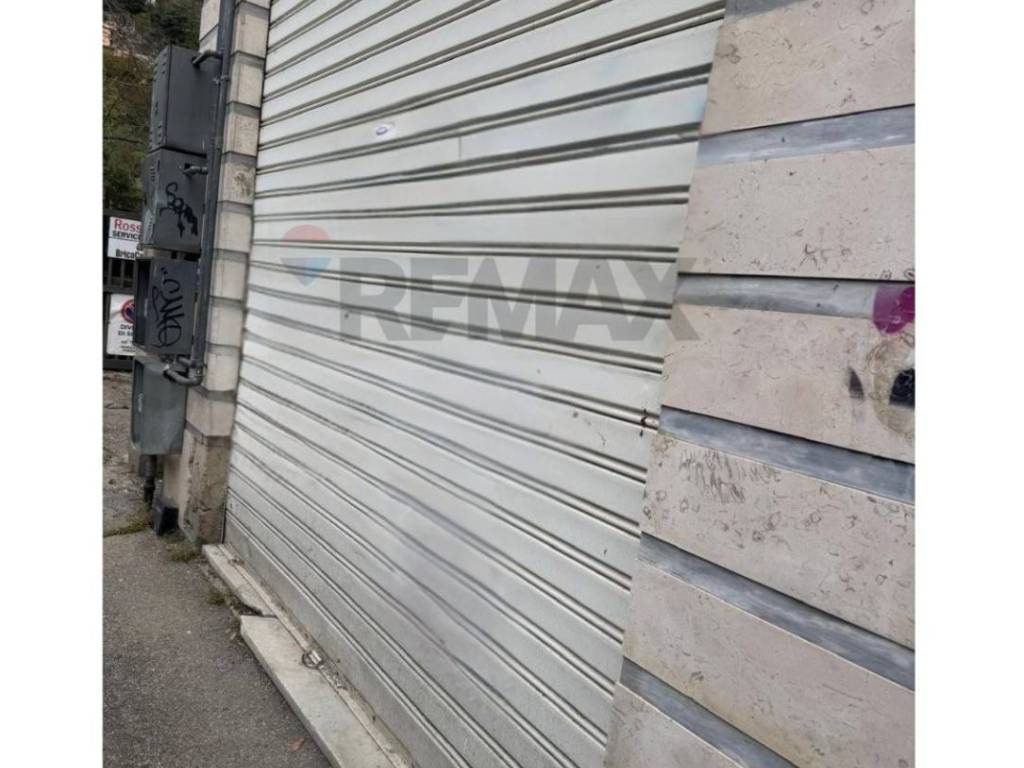 negozio in vendita a Cassino