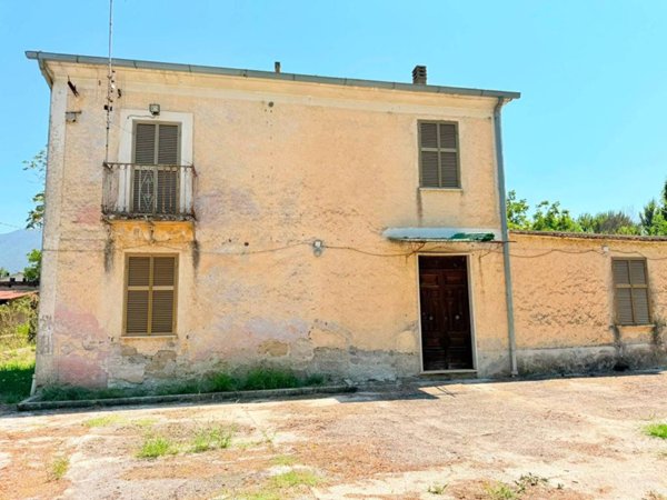 casa indipendente in vendita a Cassino in zona Sant'Antonino