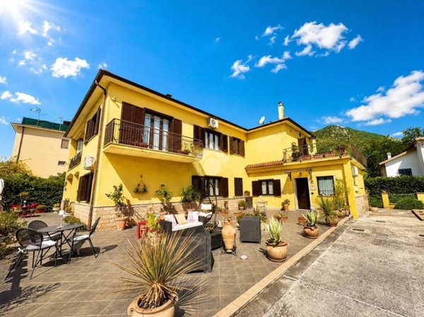casa indipendente in vendita a Cassino in zona Sant'Antonino