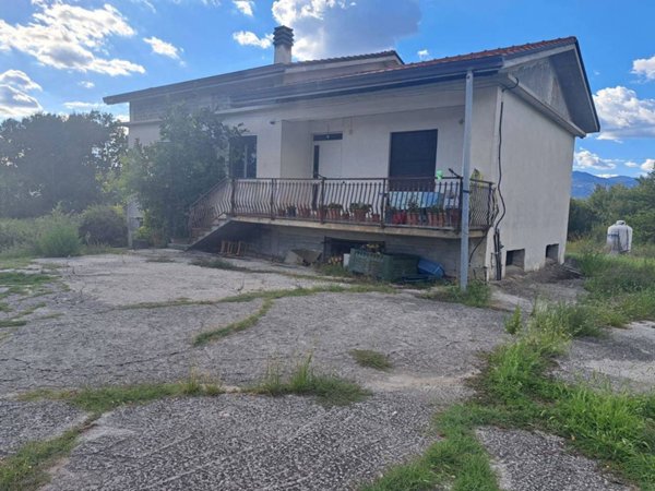casa indipendente in vendita a Cassino in zona Sant'Antonino