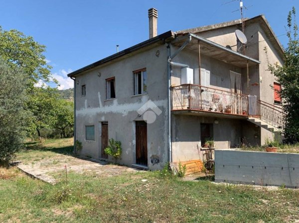 casa indipendente in vendita a Cassino in zona San Pasquale