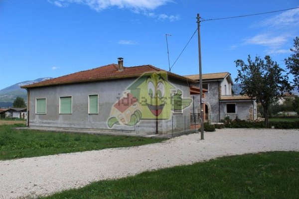 casa indipendente in vendita a Castelliri