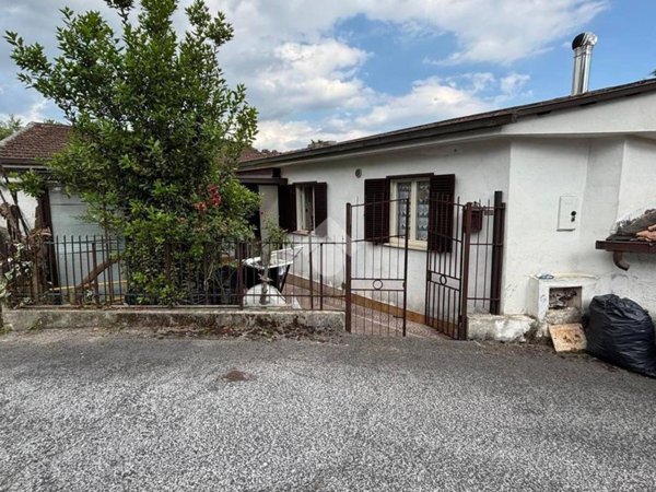 casa indipendente in vendita a Castelliri