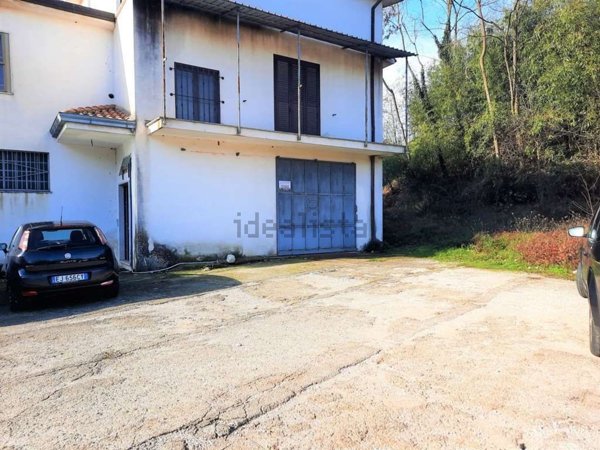 locale commerciale in vendita a Castelliri