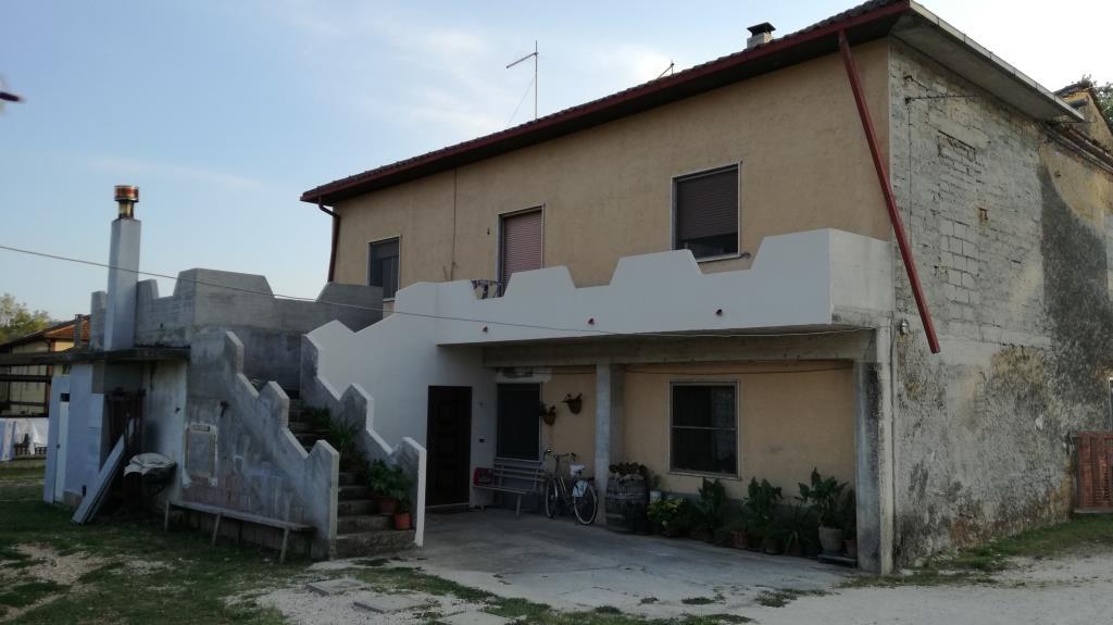 casa indipendente in vendita a Castelliri