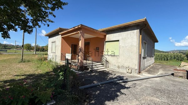 casa indipendente in vendita a Castelliri