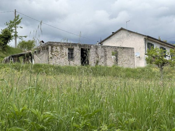 casa indipendente in vendita a Castelliri