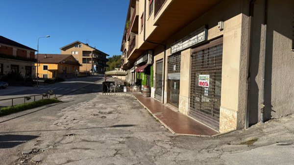 locale commerciale in vendita a Castelliri