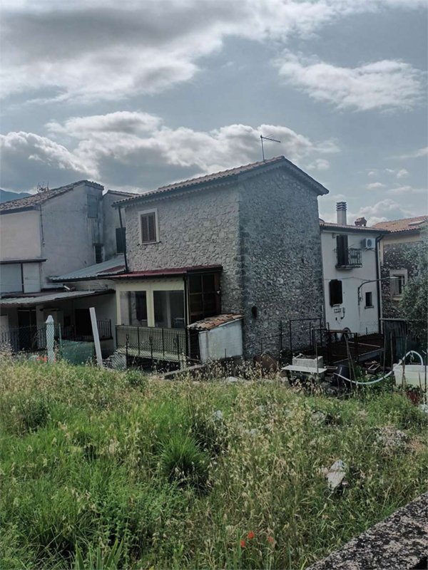 casa indipendente in vendita a Castelnuovo Parano in zona Terra