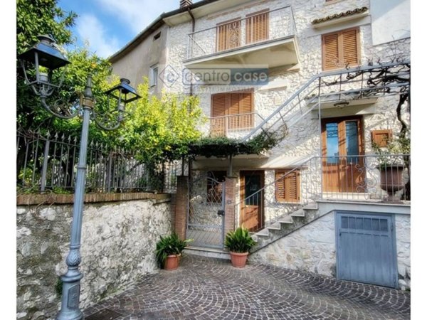 casa indipendente in vendita a Castelnuovo Parano