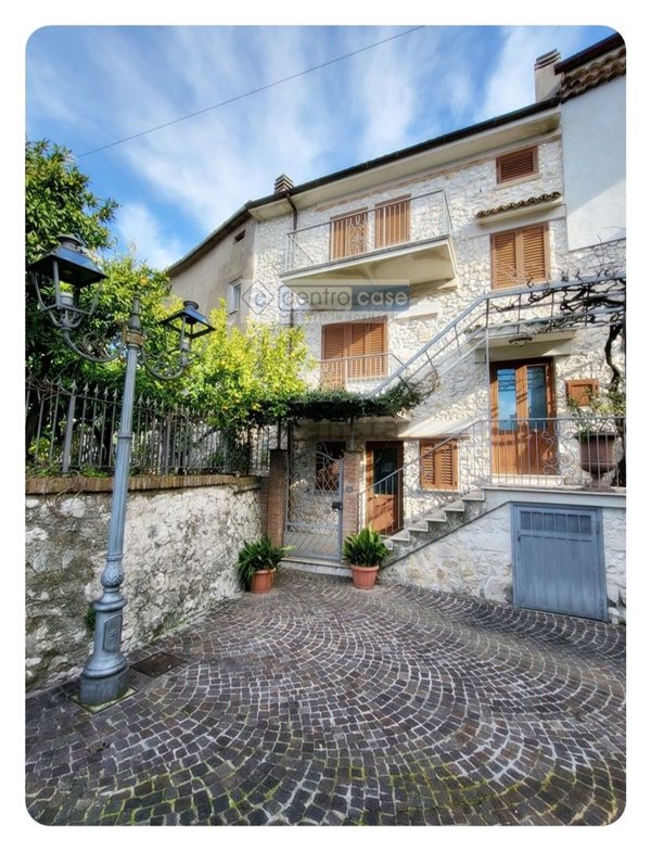 casa indipendente in vendita a Castelnuovo Parano