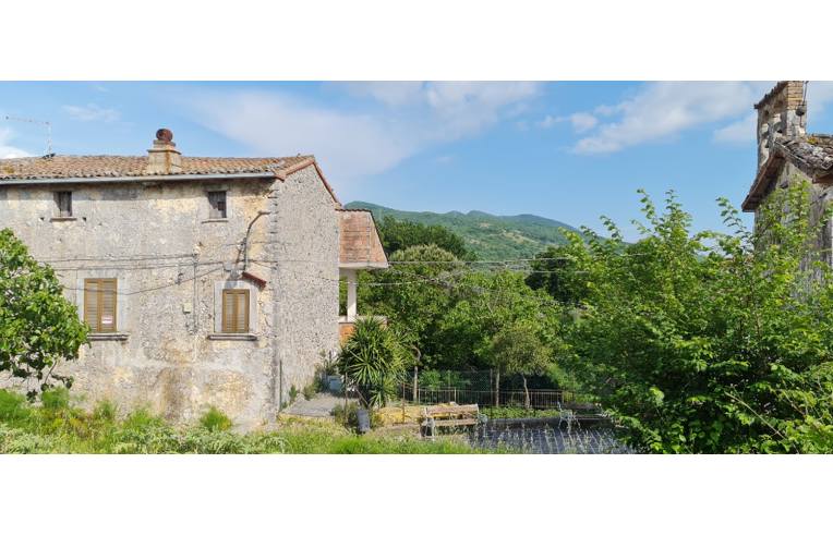 casa indipendente in vendita a Castelnuovo Parano in zona Pimpinelli