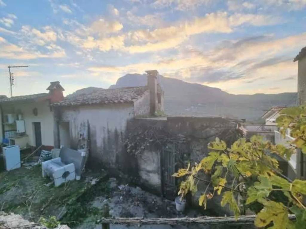 casa indipendente in vendita a Castelnuovo Parano