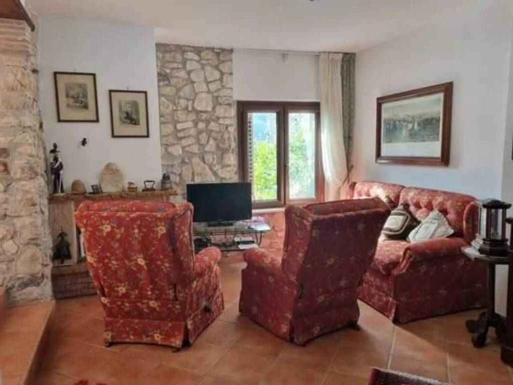 casa indipendente in vendita a Castelnuovo Parano in zona Casali