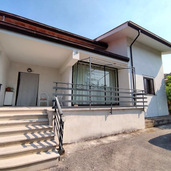 casa indipendente in vendita a Castelnuovo Parano in zona Casali