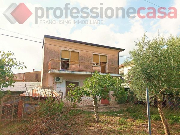 casa indipendente in vendita a Castrocielo