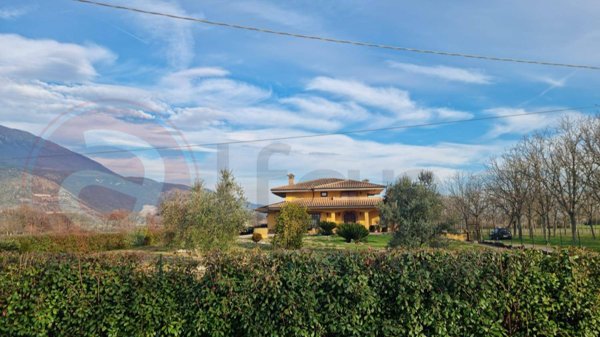 casa indipendente in vendita a Castrocielo