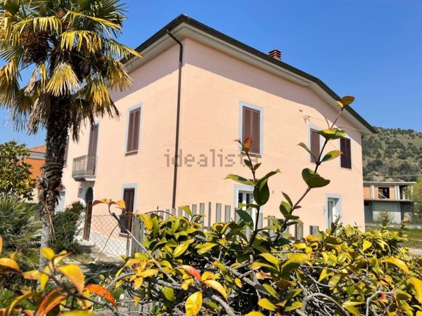 casa indipendente in vendita a Castrocielo