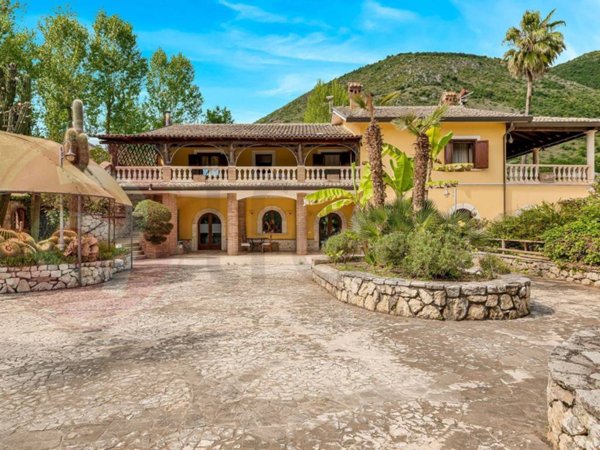 negozio in vendita a Castrocielo