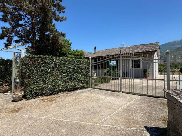 casa indipendente in vendita a Castrocielo