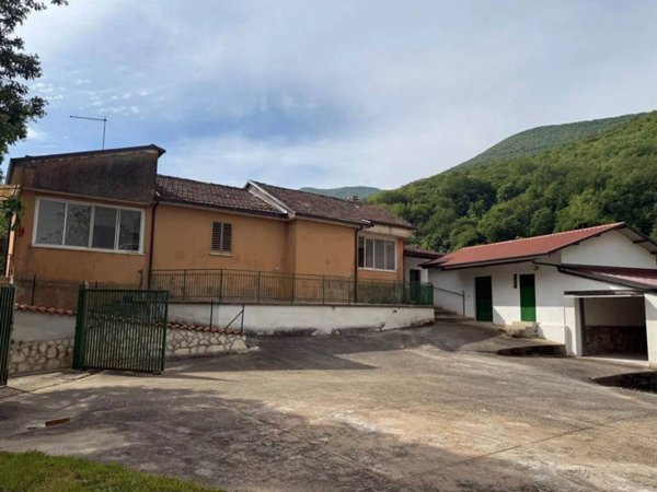 casa indipendente in vendita a Castro dei Volsci