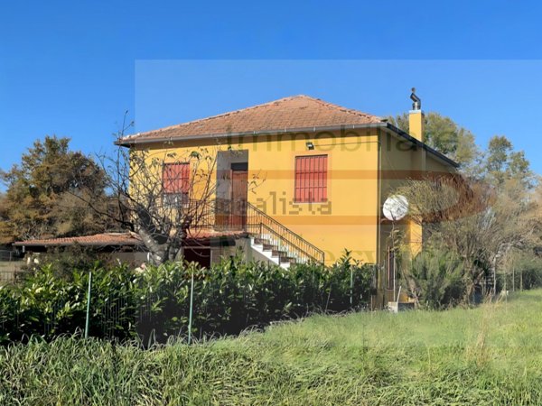 casa indipendente in vendita a Castro dei Volsci
