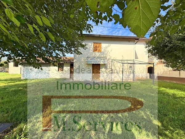 casa indipendente in vendita a Castro dei Volsci