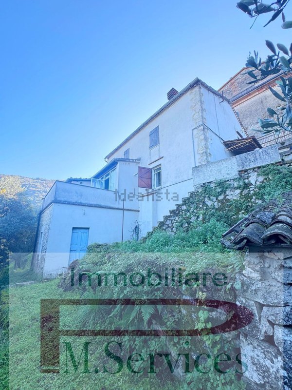 casa indipendente in vendita a Castro dei Volsci