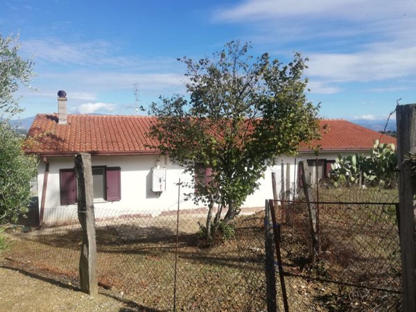 casa indipendente in vendita a Castro dei Volsci