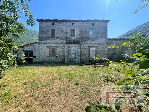 casa indipendente in vendita a Castro dei Volsci