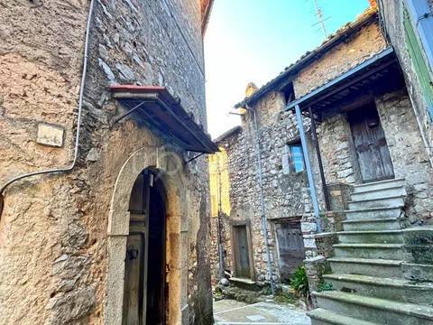 casa indipendente in vendita a Castro dei Volsci