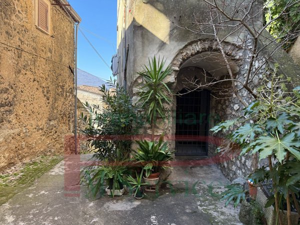 appartamento in vendita a Castro dei Volsci