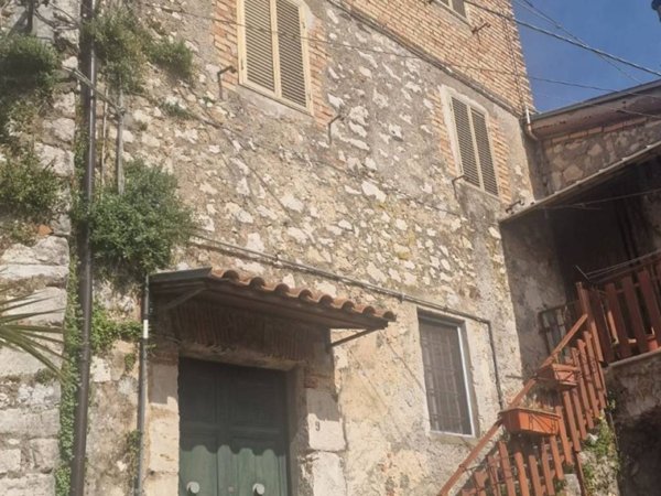 casa indipendente in vendita a Castro dei Volsci in zona Madonna del Piano