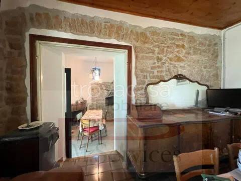 casa indipendente in vendita a Castro dei Volsci