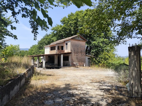 casa indipendente in vendita a Castro dei Volsci